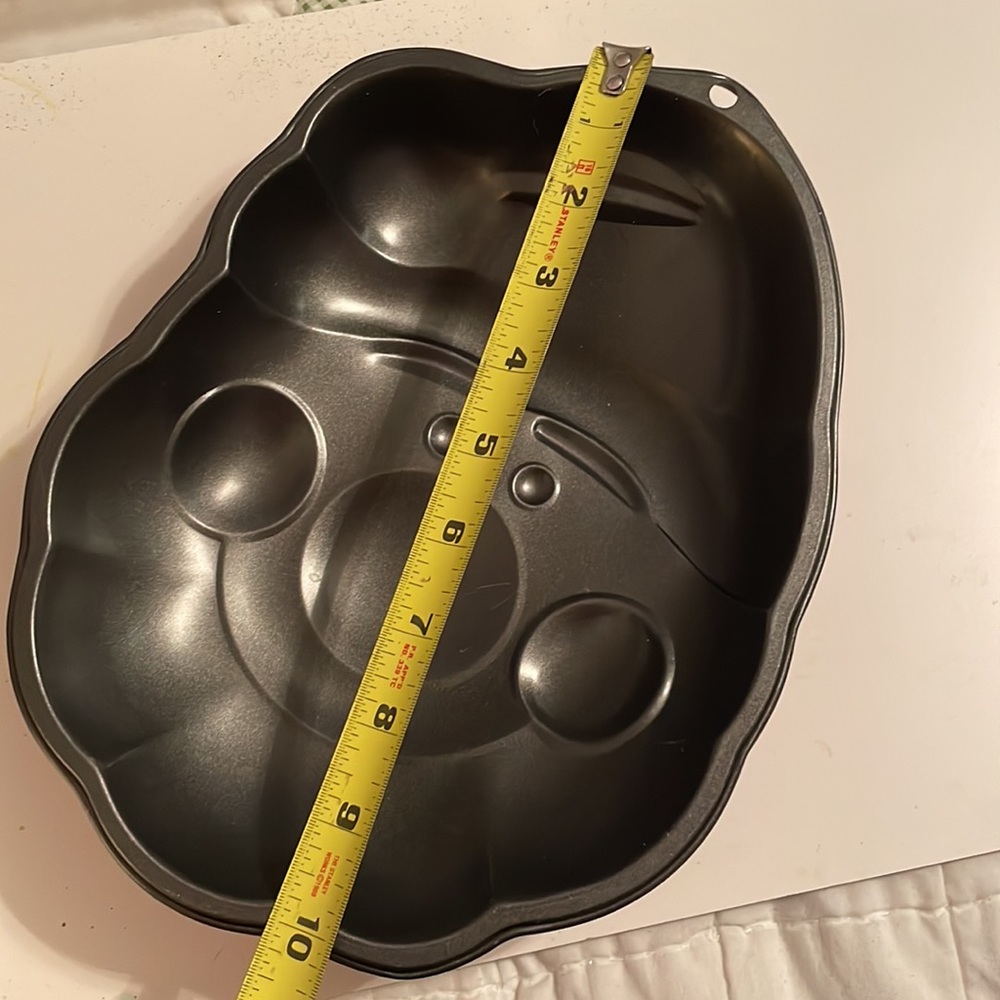 Santa Claus Face Cake Pan - Picture 9 of 10